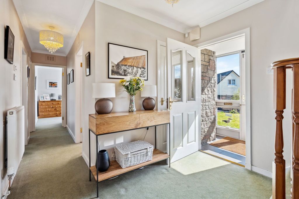 Property photo 3 of 45