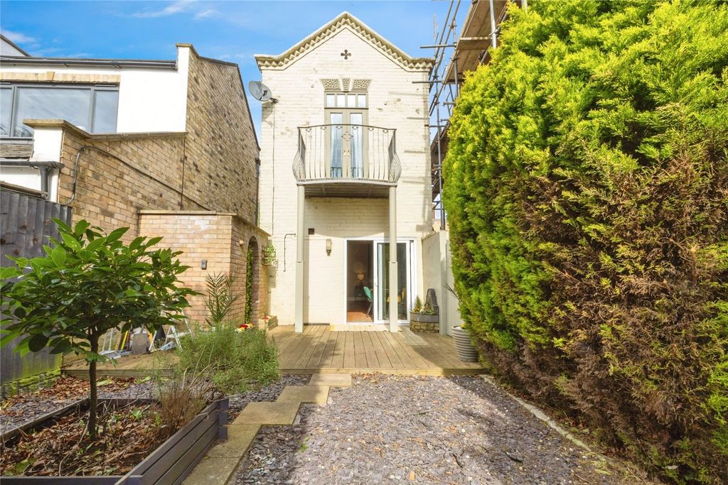 Property photo 1 of 24 Picture No. 23