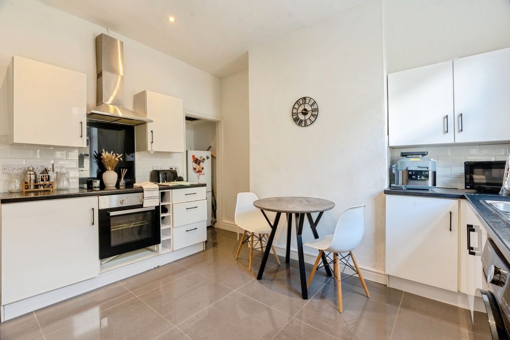 Property photo 3 of 15 Pbox-Img.Jpg