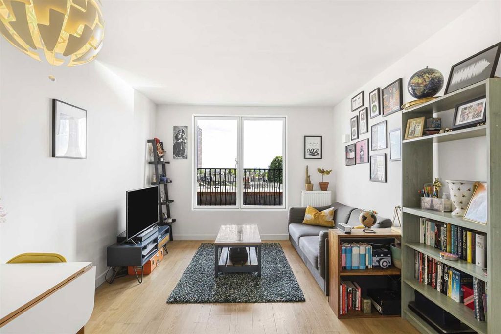 Property photo 2 of 11