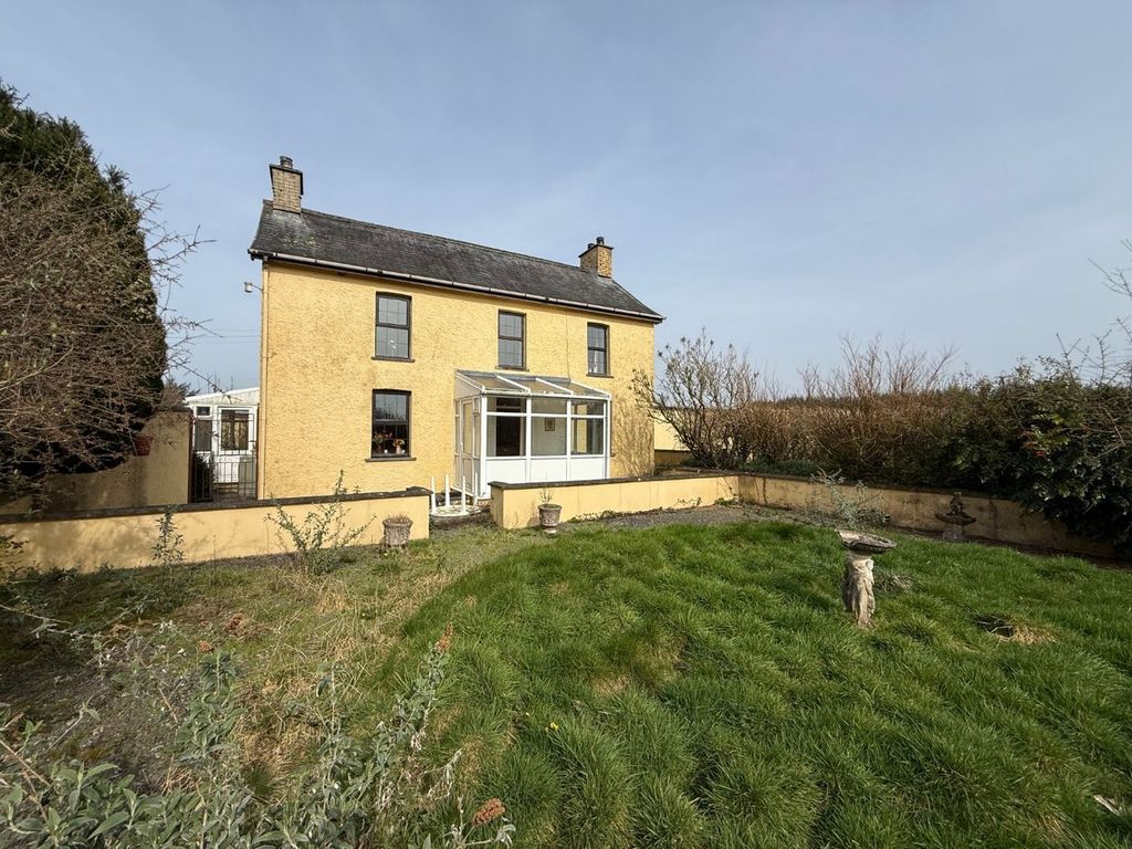 Property photo 2 of 60