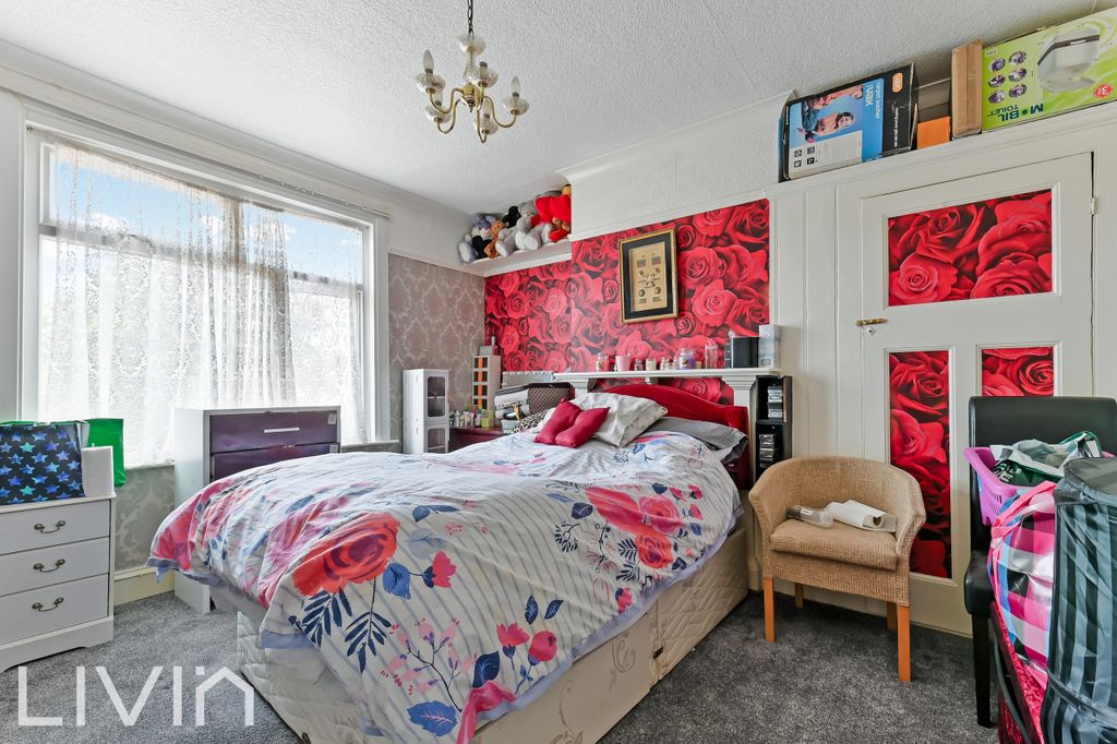 Property photo 2 of 11 Ederline Avenue, 69-19