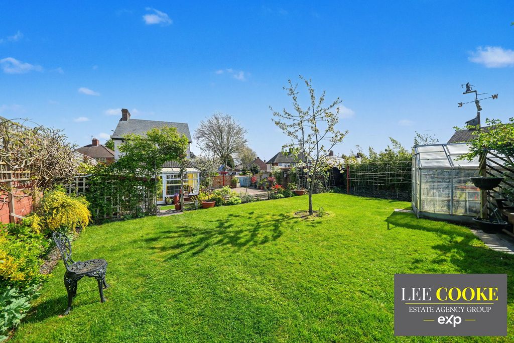 Property photo 3 of 43