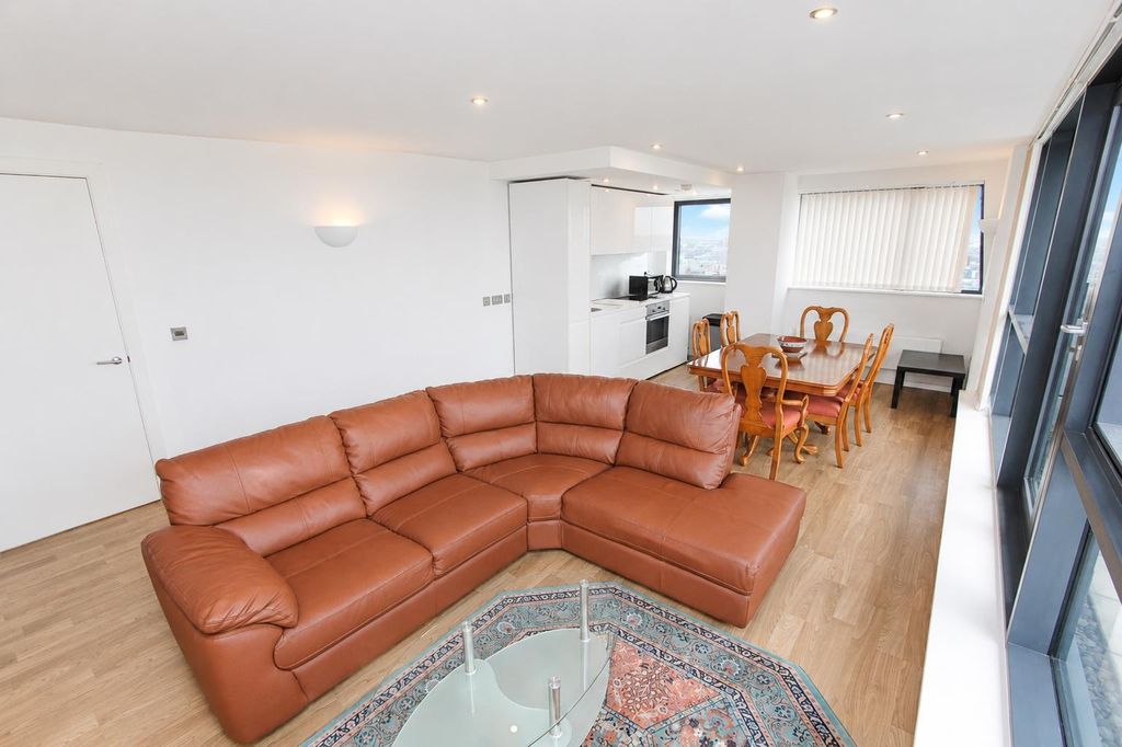 Property photo 2 of 12 Bright Open-Plan Living With Modern Leather Sofa...