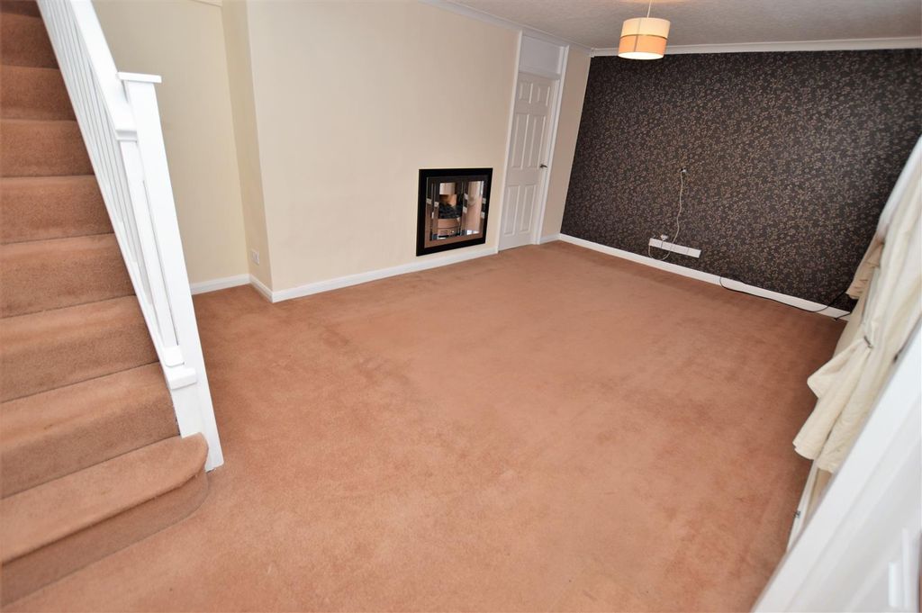 Property photo 2 of 10 Living Room