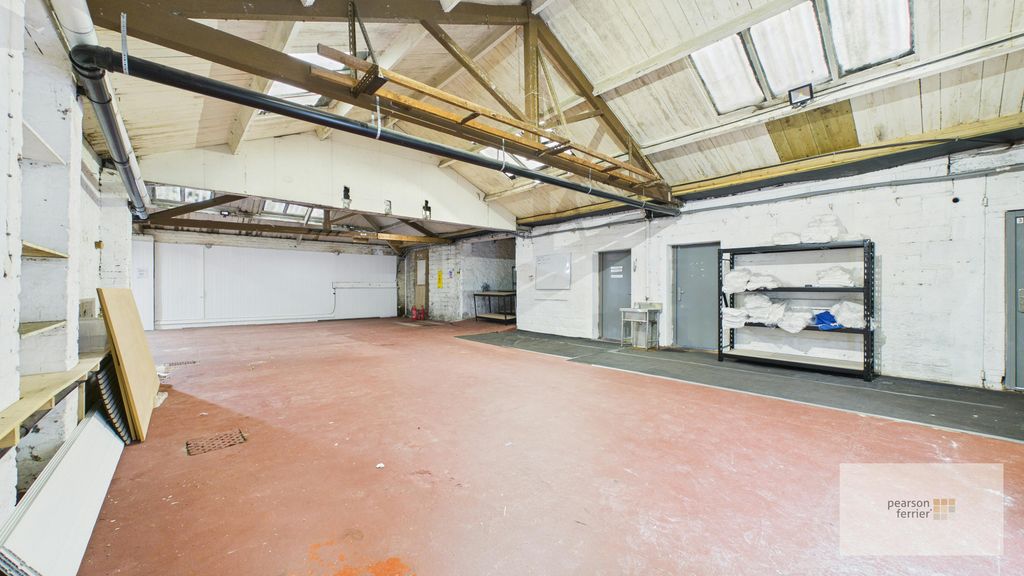Property photo 3 of 22 Warehouse