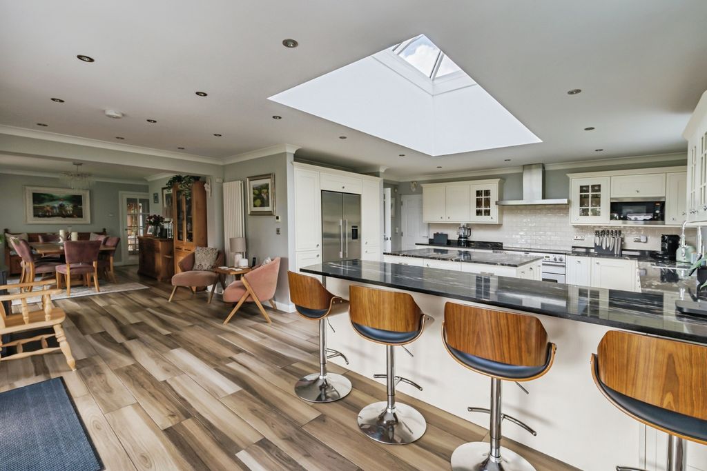 Property photo 3 of 57 Pbox-Img.Jpg