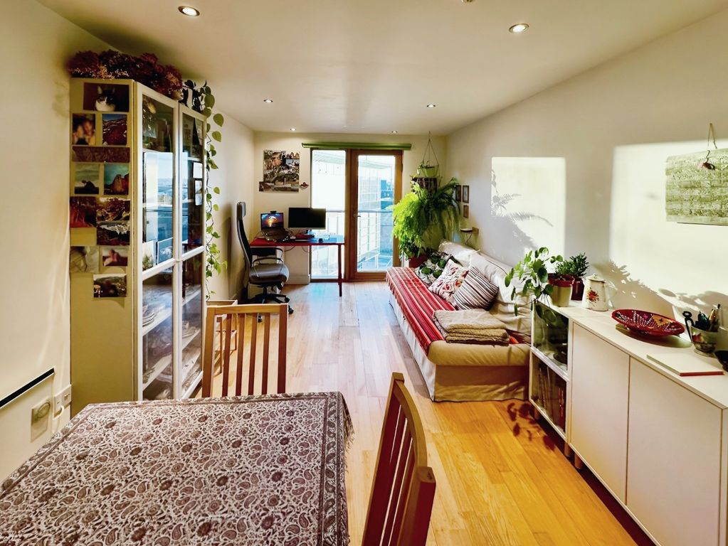 Property photo 3 of 8 Picture No. 10