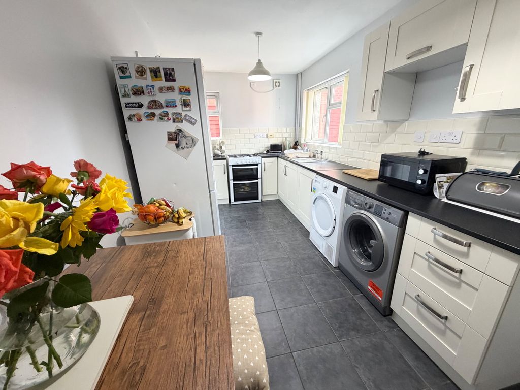 Property photo 2 of 26