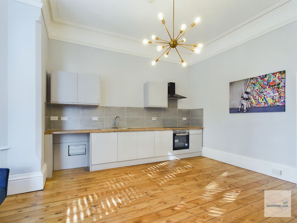 Property photo 2 of 6 Cam03394G0-Pr0184-Still003