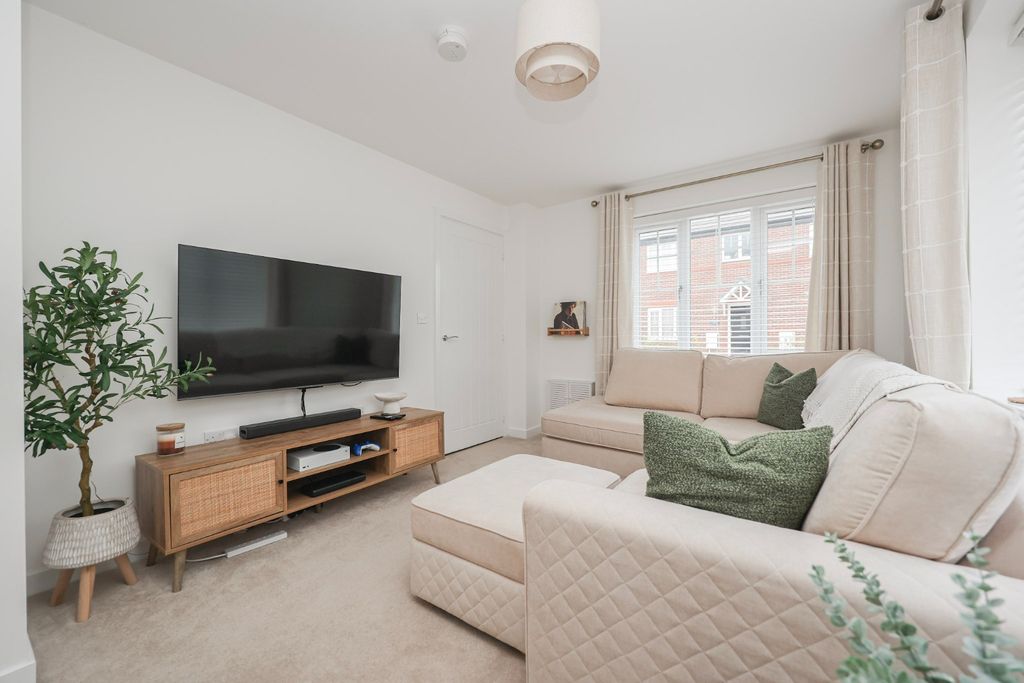 Property photo 2 of 20 4837501