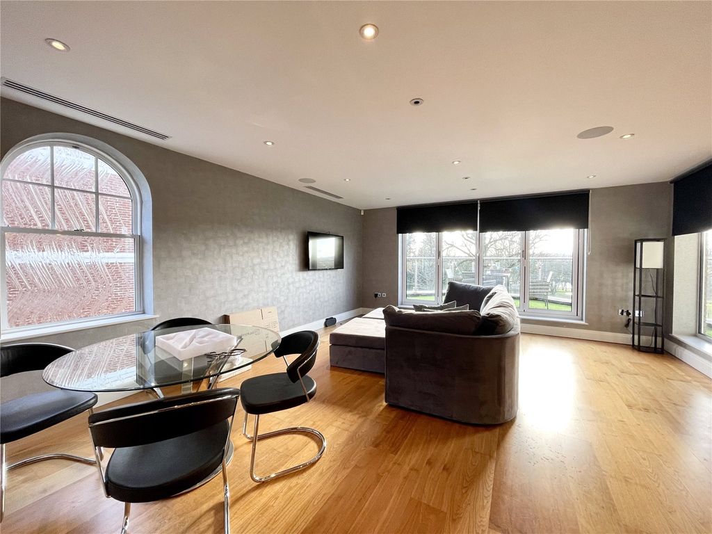 Additional image 8 of 3 bed flat to rentMurano House, 389 Cockfosters Road, Hadley Wood, Hertfordshire EN4