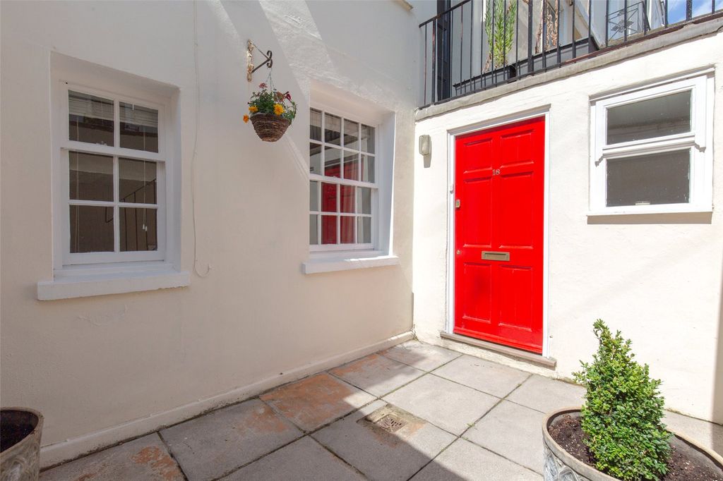 Property photo 2 of 12 Picture No. 31