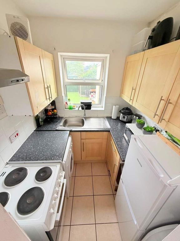 Property photo 2 of 5
