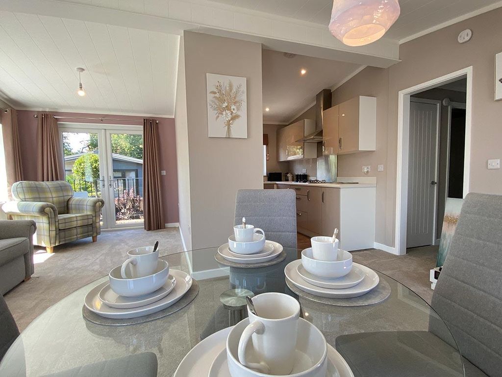 Property photo 2 of 14 Tingdene-Barnwell-3.Jpg