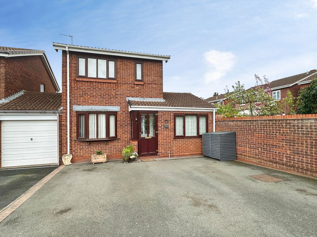 Property photo 1 of 21 Front