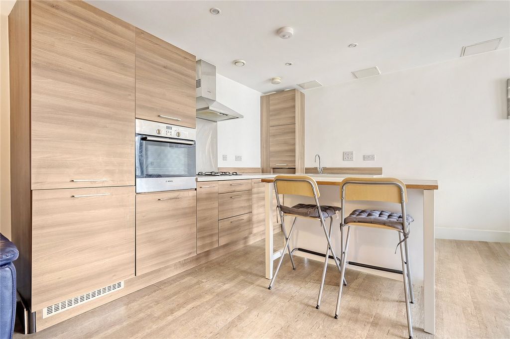 Property photo 3 of 11 Kitchen