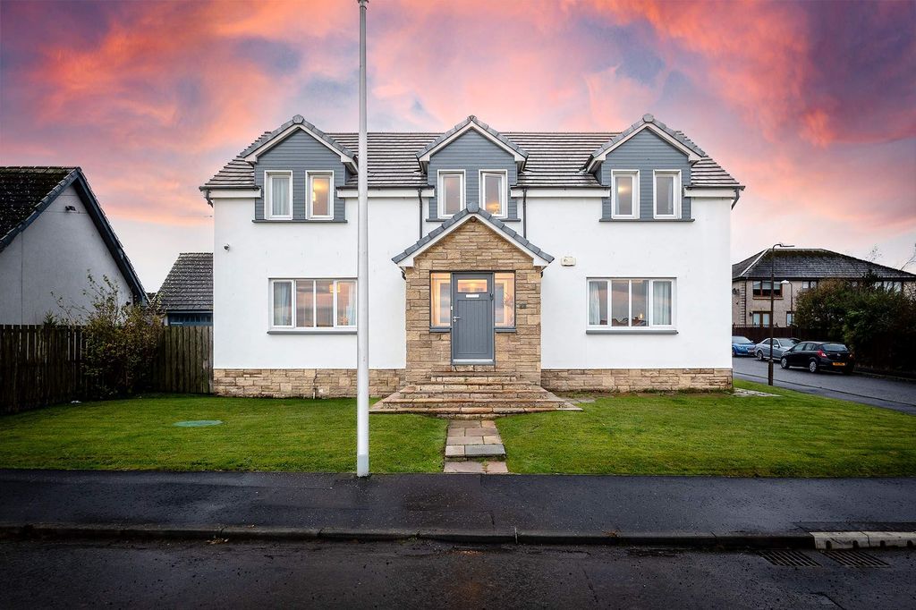 Property photo 1 of 44 Front Twilights