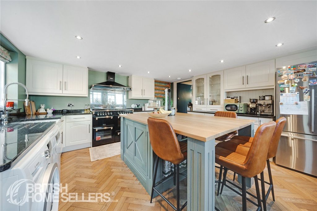 Property photo 3 of 14 Picture No. 15