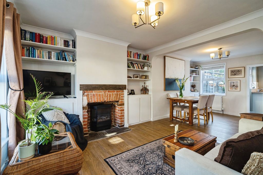 Property photo 2 of 17