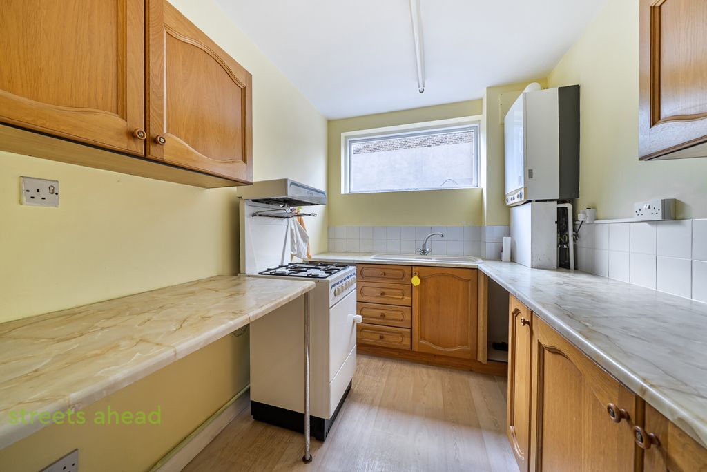Property photo 3 of 17 B7Fe64d5-257E-4A0...