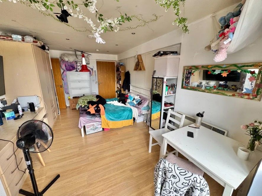 Property photo 3 of 7