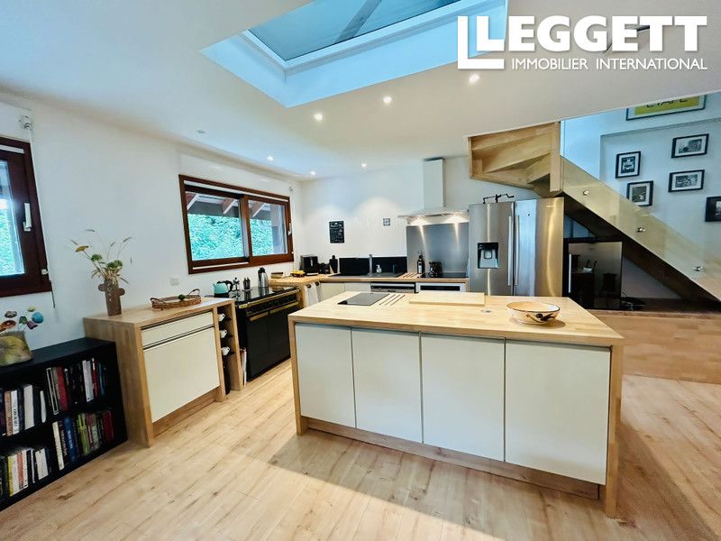 Property photo 3 of 10