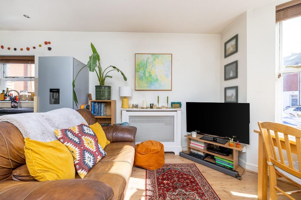 Property photo 3 of 16 Char7541-Cn.Jpg