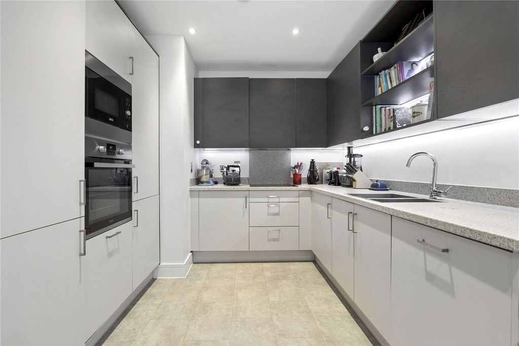 Property photo 3 of 15 Kitchen/Dining Room