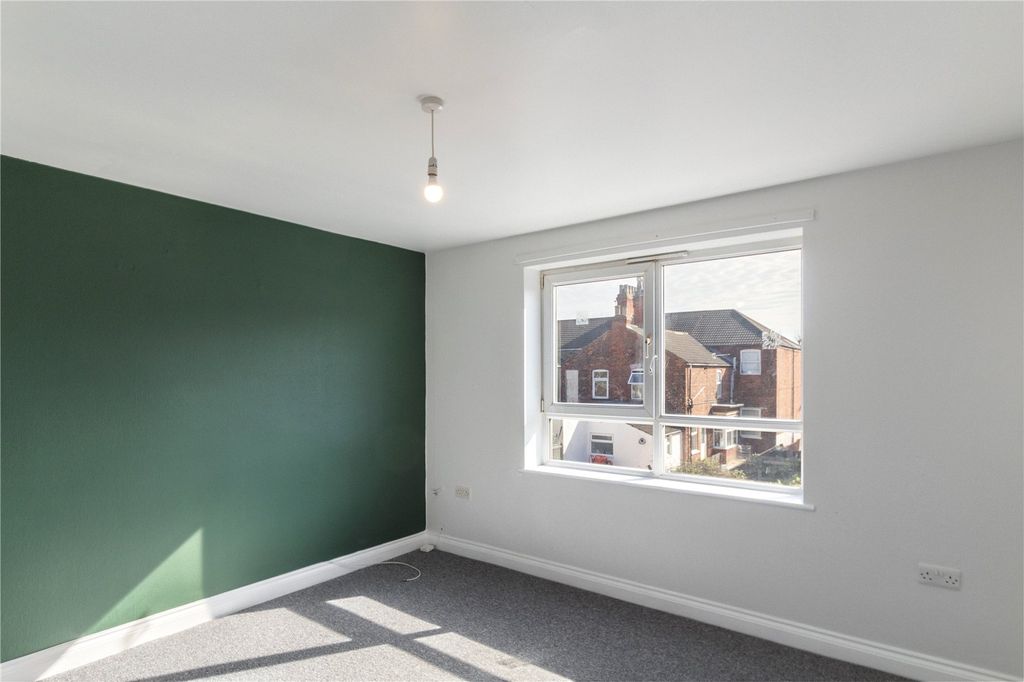 Property photo 3 of 8 Picture No. 11