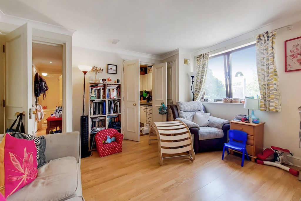 Property photo 2 of 11