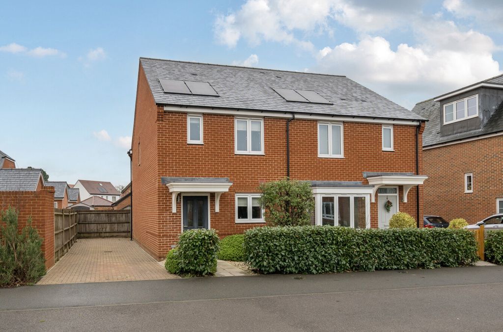 Property photo 1 of 12 1394192-2-694297E...