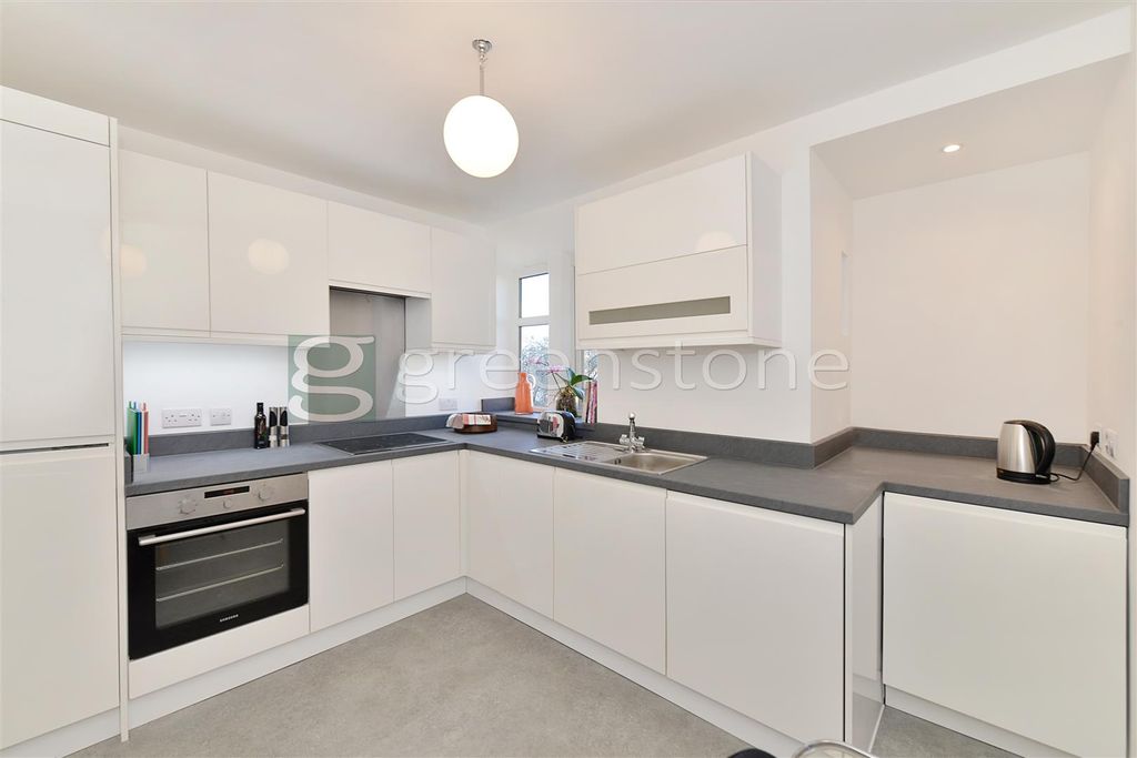 Property photo 3 of 8 Poynter House-6.Jpg