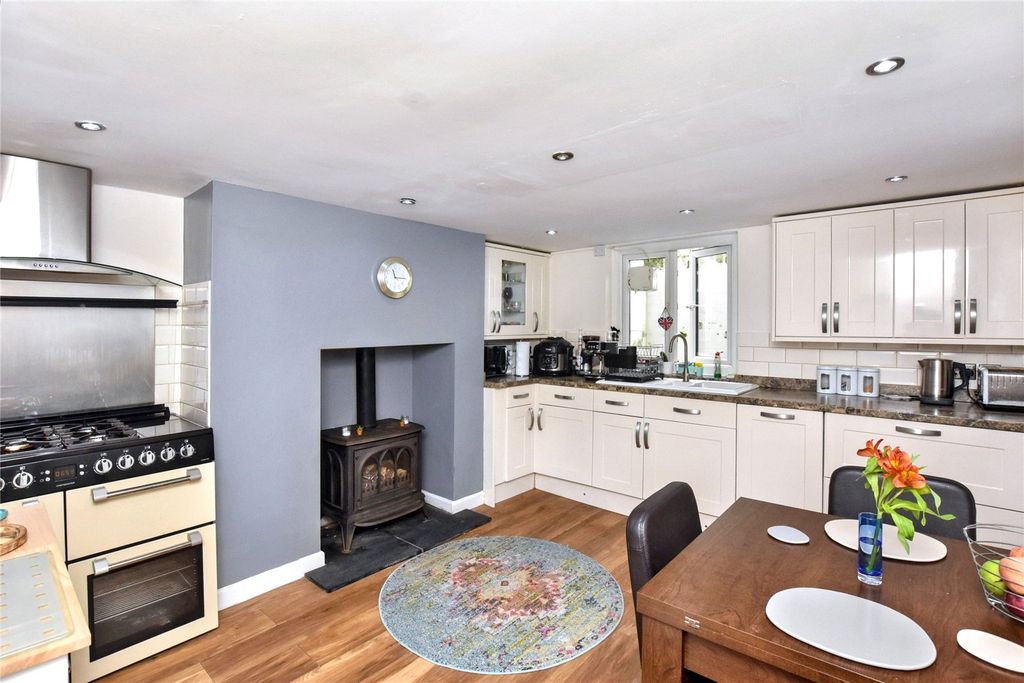 Property photo 3 of 31 Picture No. 23