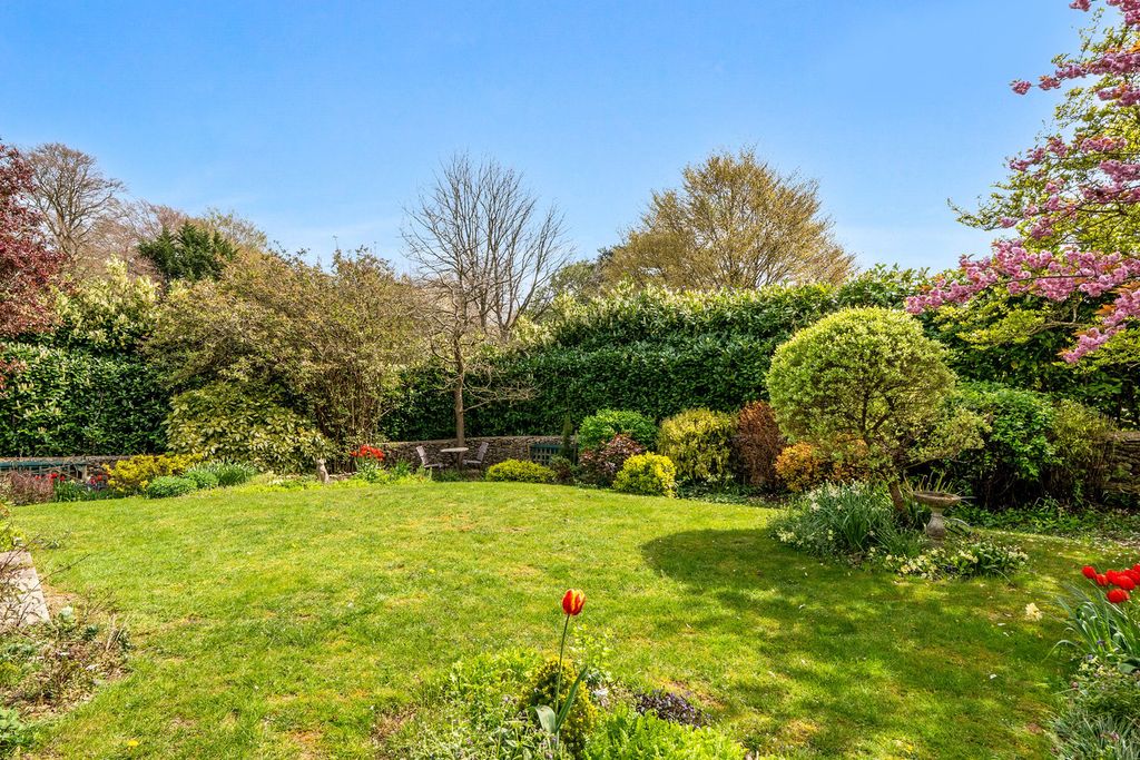 Property photo 2 of 21