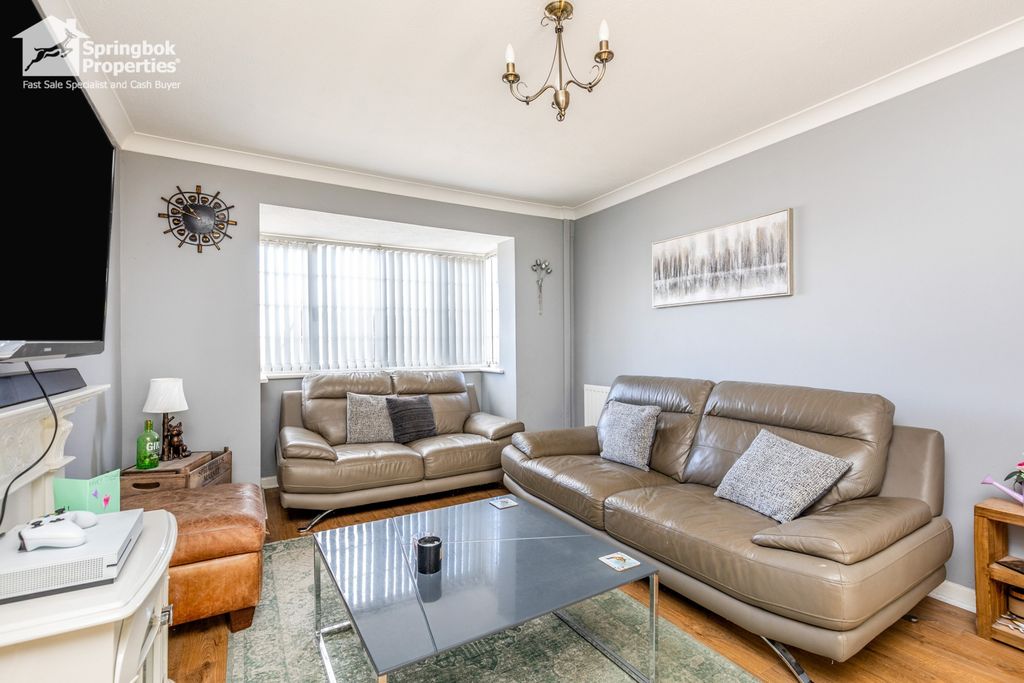 Property photo 3 of 21 Image 2