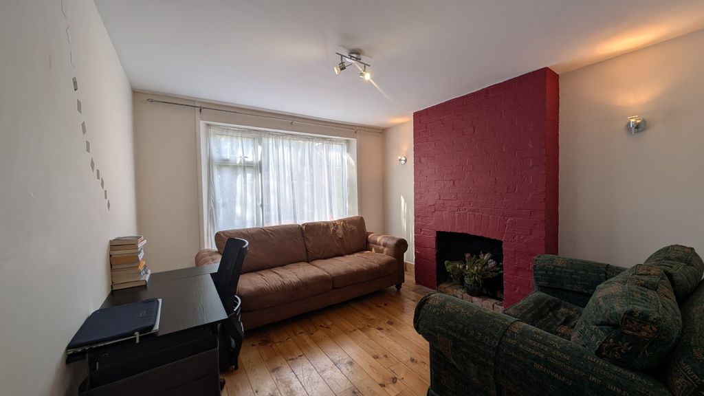 Property photo 3 of 8 Picture 3