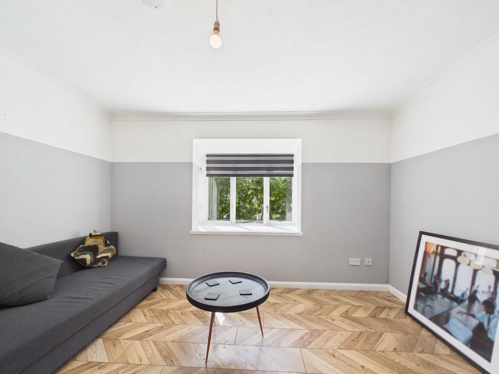 Property photo 2 of 13 Cam03741G0-Pr0162-Still007