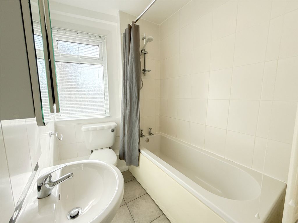 Property photo 3 of 20 Bathroom