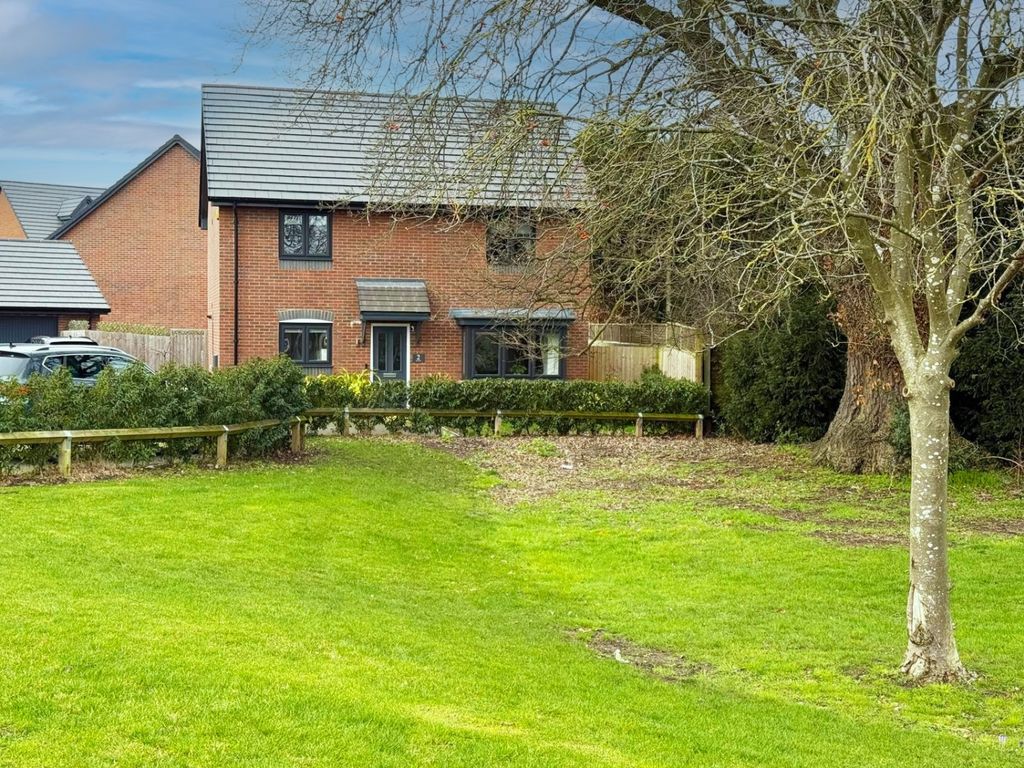 Property photo 2 of 24 2 Jones Road