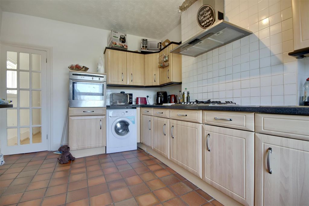 Property photo 3 of 8 E3336Ecc-86Af-4Ec0-A0Be-F827Aa0E7Fe5_1_201_A.Jpeg