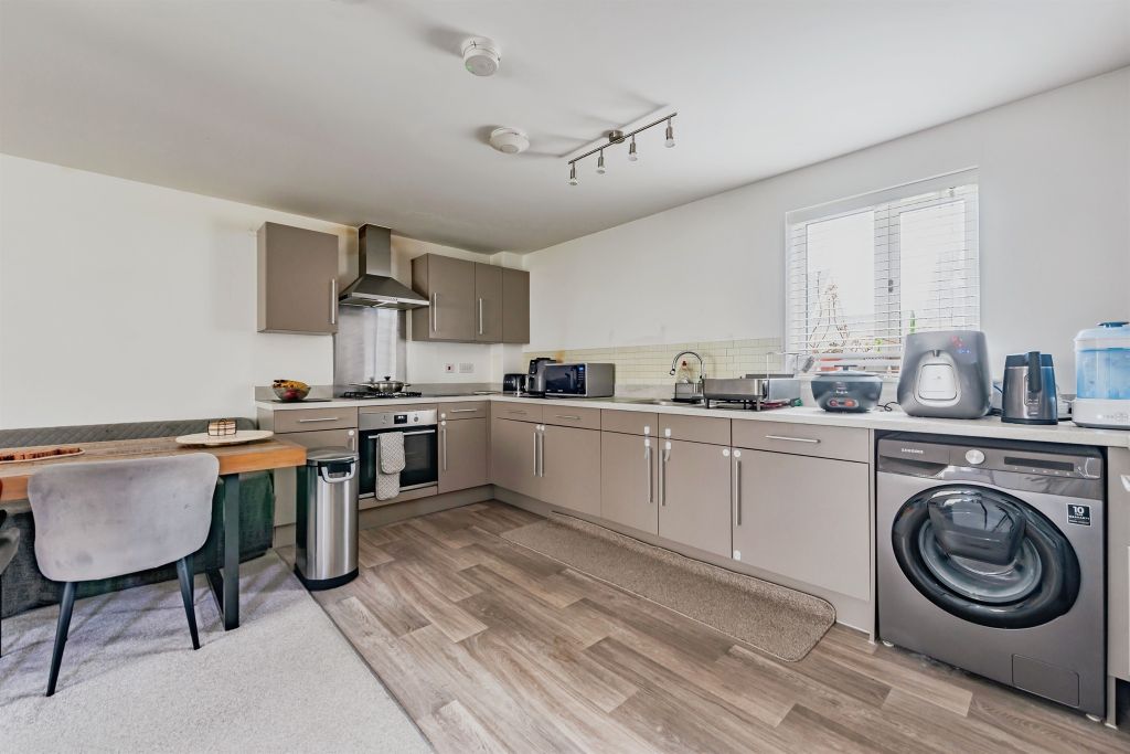 Property photo 3 of 11