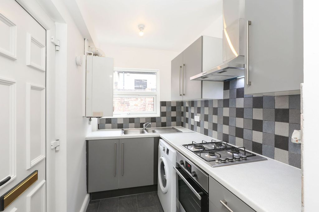 Property photo 2 of 16