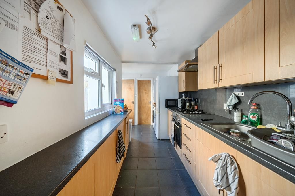 Property photo 2 of 23 Kitchen