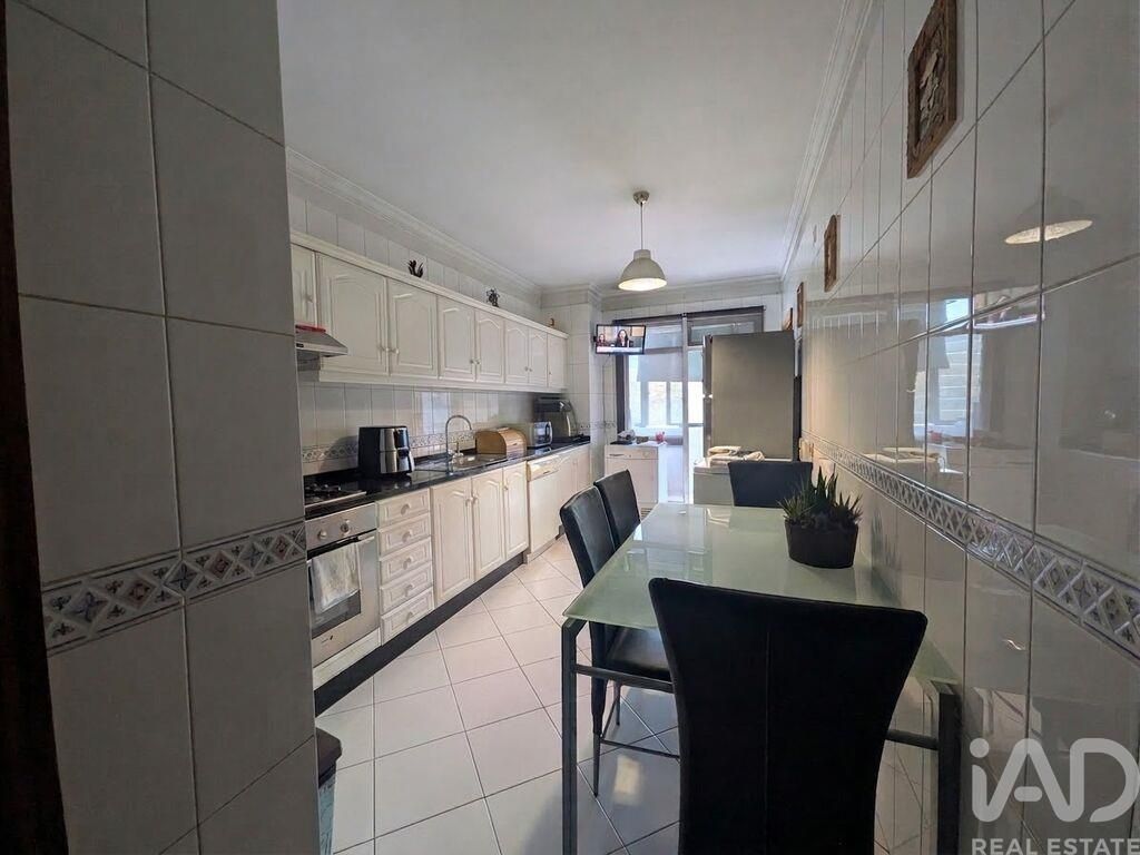 Property photo 1 of 33
