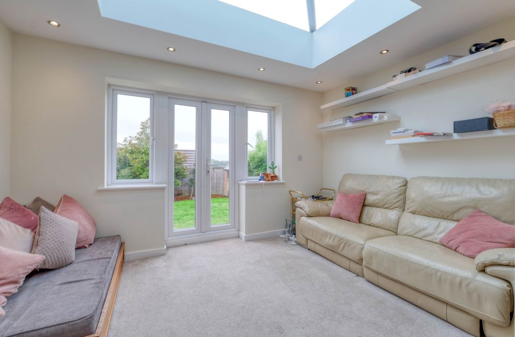 Property photo 2 of 13