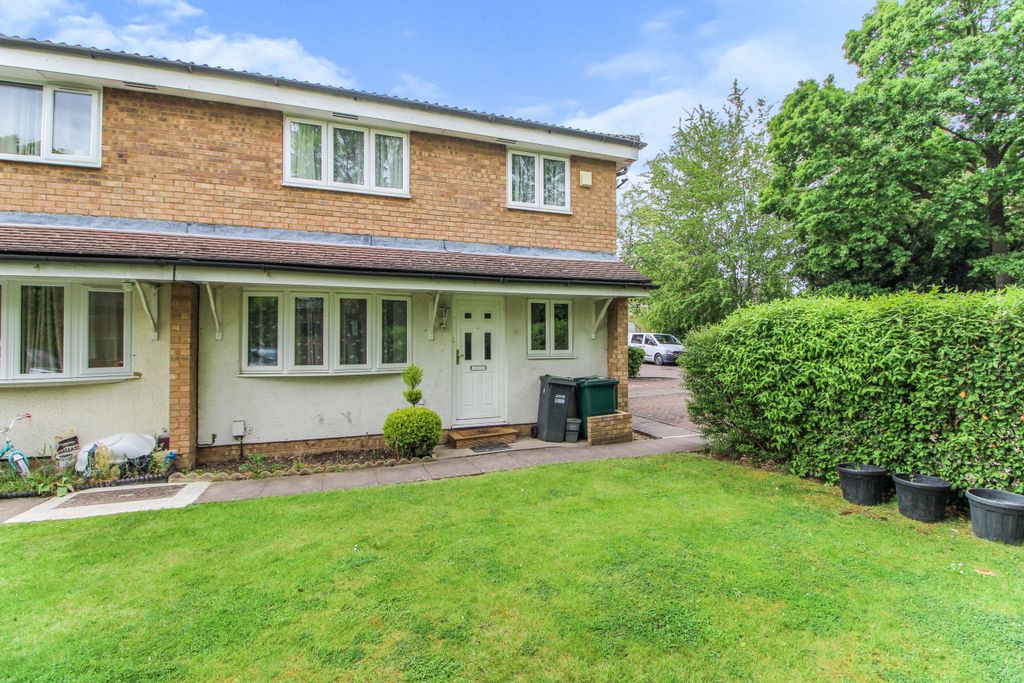 Property photo 1 of 17 Two Bedroom House To Rent