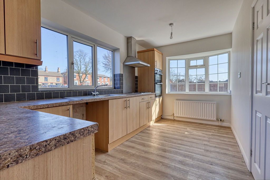 Property photo 2 of 16 Kitchen