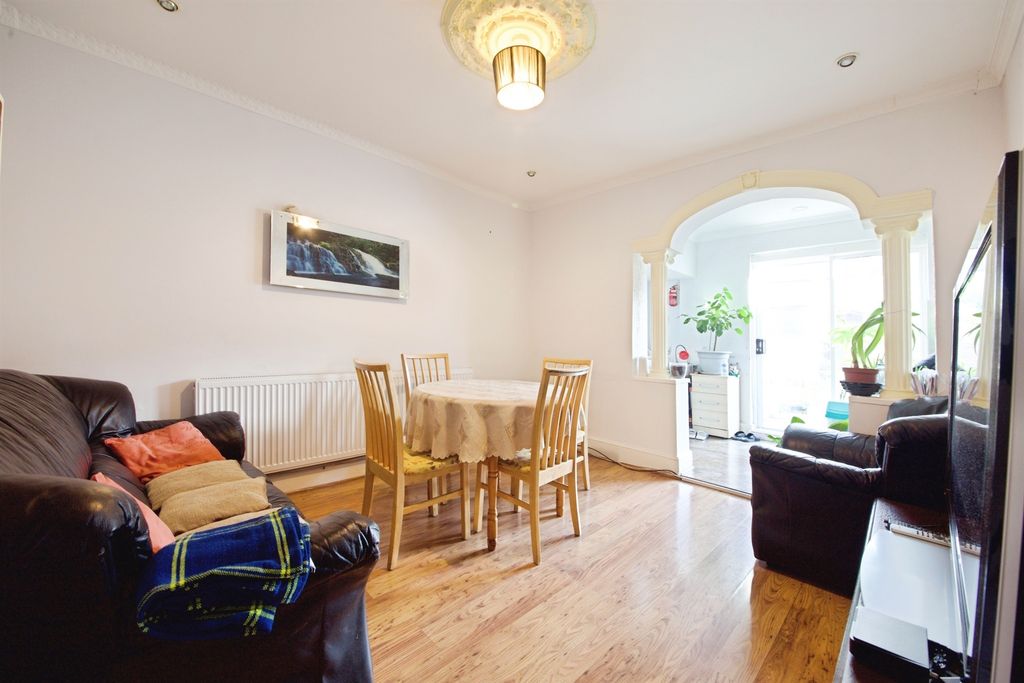 Property photo 2 of 16