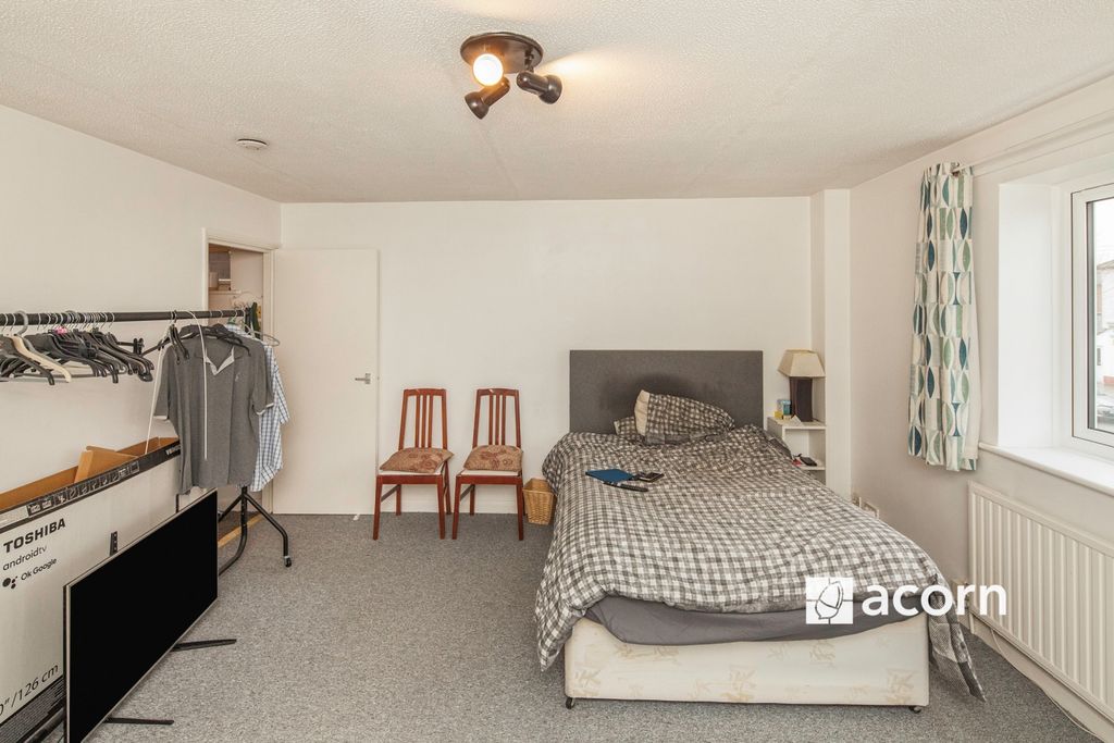 Property photo 3 of 10 Bedroom